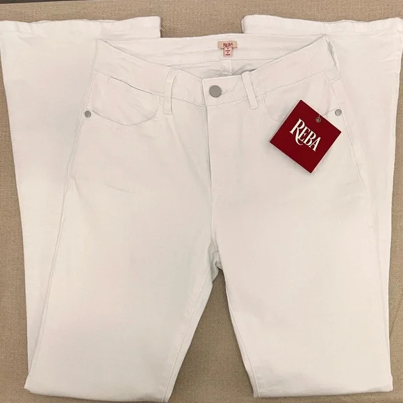 NWT $88 Reba White Flare Jeans (Bin 84) - Picture 2 of 4